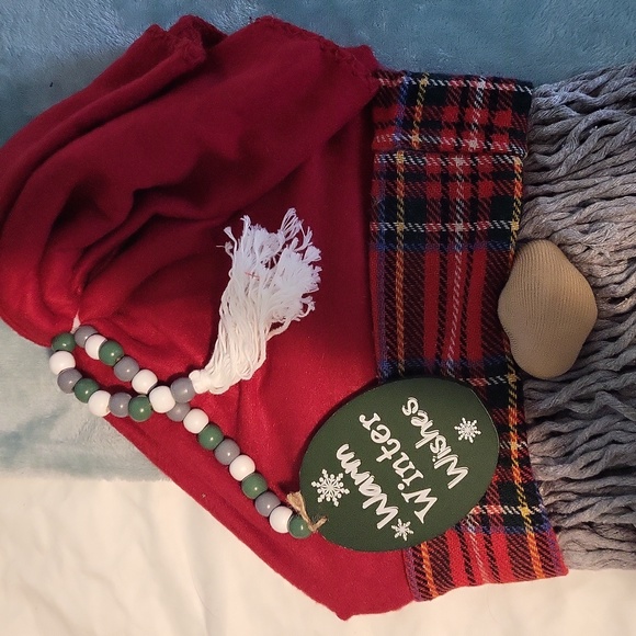 Red gnome door hanger - Picture 2 of 4